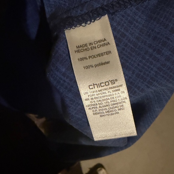 Chico's EUC Button Down Floral Blouse - Picture 8 of 8